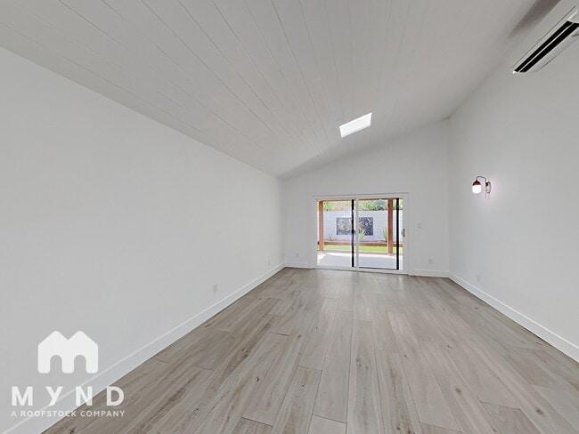 Photo - 13942 Mango Dr