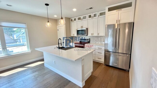 Photo - 127 1/2 S Pennsylvania St-