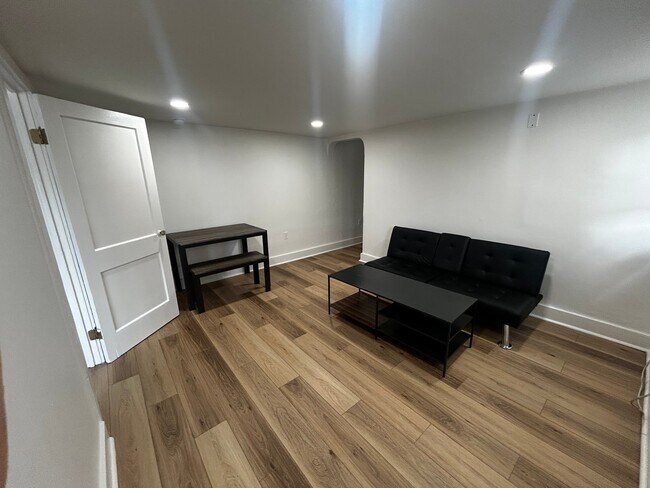 1007 Broadway St Unit C