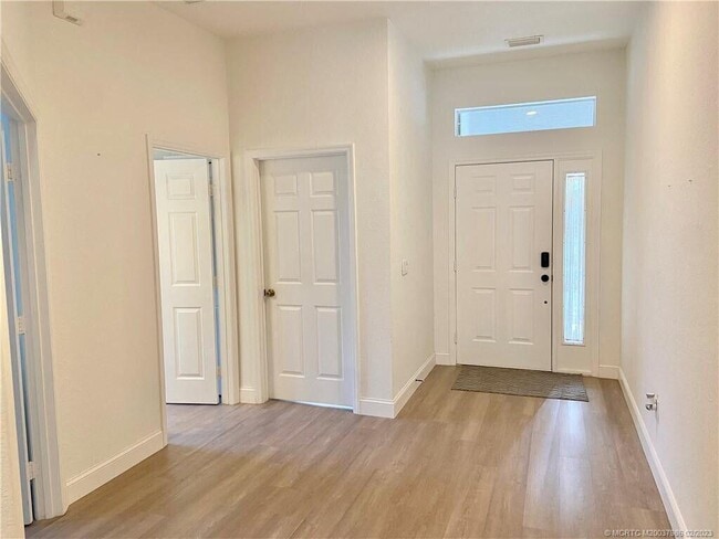Photo - 1704 Primrose Ct
