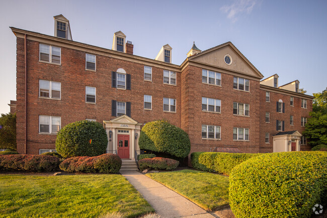 Building Photo - Shaker-Moreland Rental