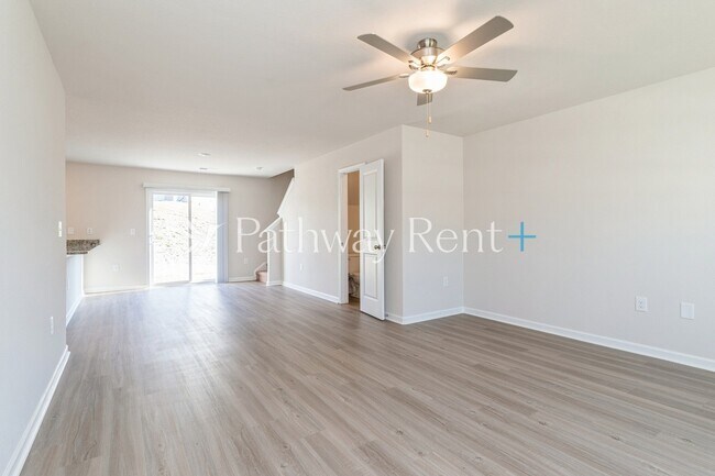 Photo - 8026 Moose Crk Dr