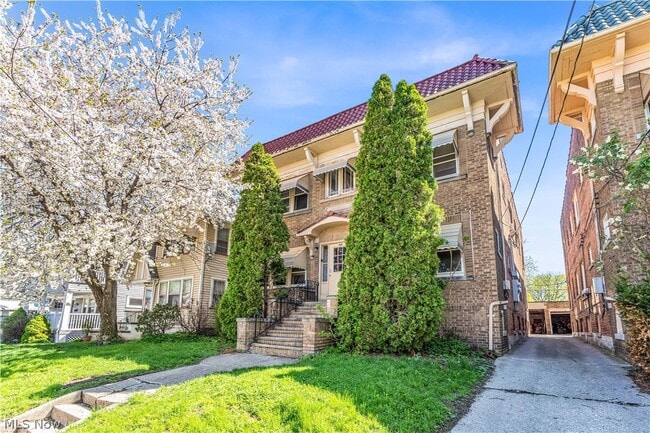 Photo - 1353 Phelps Ave Unit 2