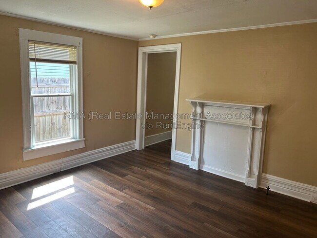 Photo - 840 Friedman St