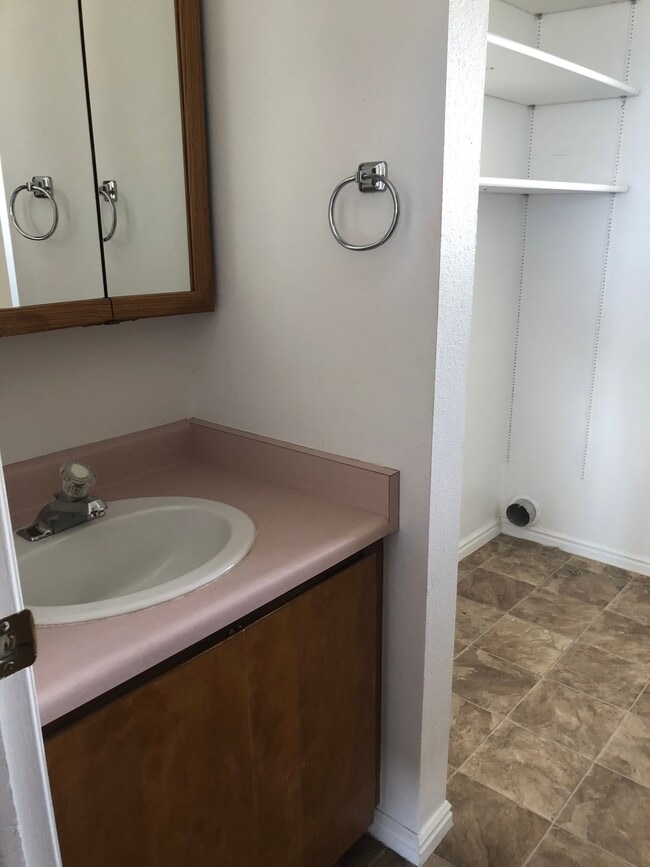 Photo - 148 W 1140 N Unit Apt 2