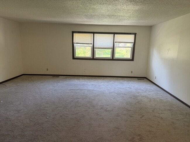 Photo - 524 Breezy Point Dr