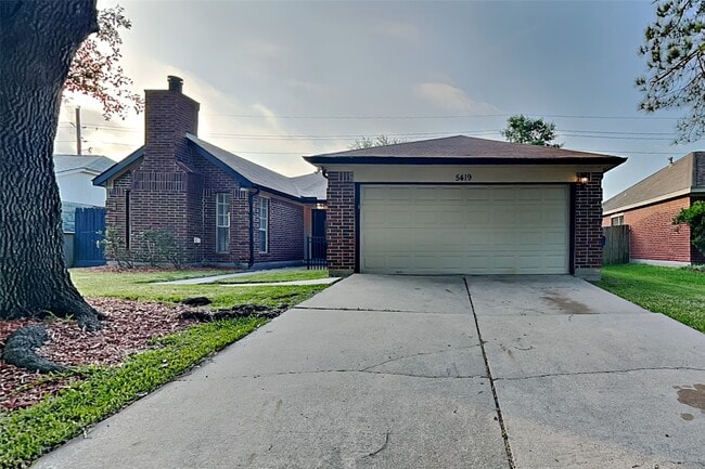 Building Photo - 5419 Roserock Ln