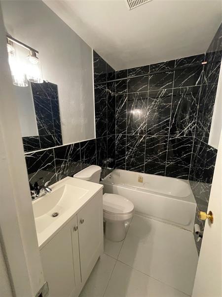 Photo - 395 SW 15th St Unit 19