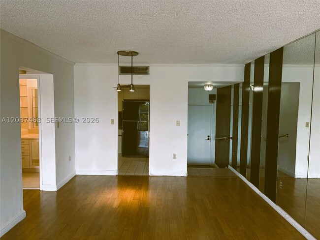 Photo - 406 W Park Dr Unit 406