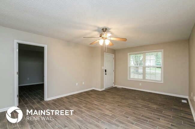 Photo - 709 Firecrest St SE