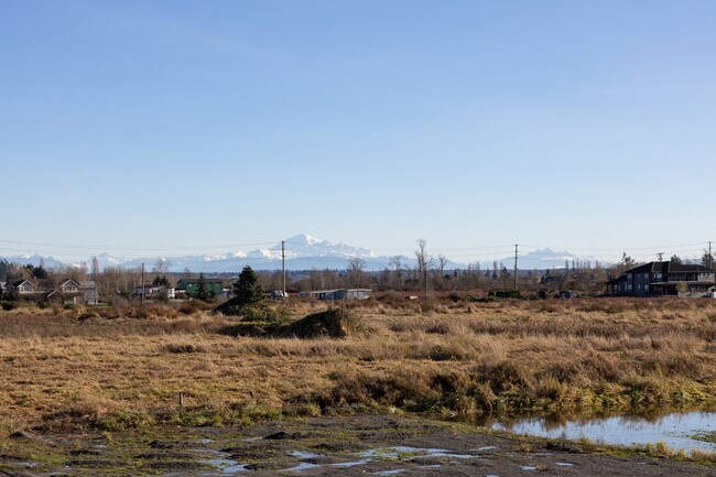 Photo - 15836-15856 56 Ave Unit 3