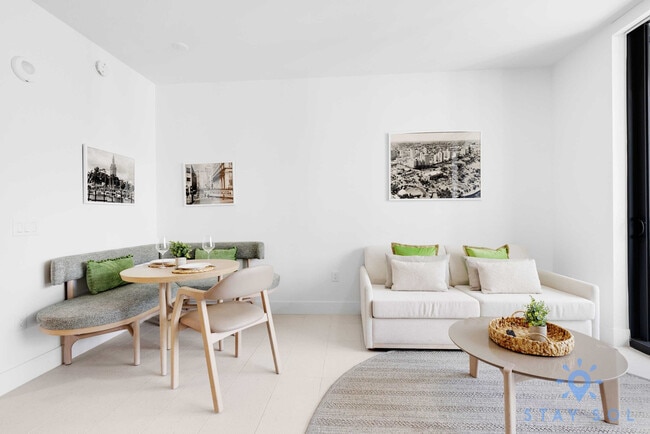 Photo - 601 NE 1st Ave Unidad ID1227538P