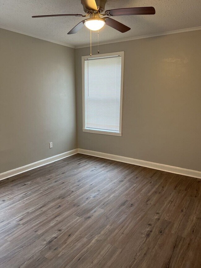 Photo - Charming 4 Bdrm, 3 Bath Home | U of M Area | Open To Section 8