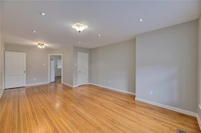 Photo - 2102 Enfield Rd Unit D