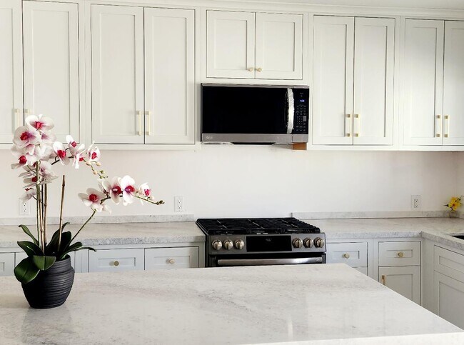 Photo - 5655 Topeka Dr