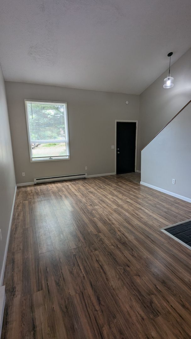 Photo - 847 Kerns Dr NE Unit Apt B (1BR Loft)