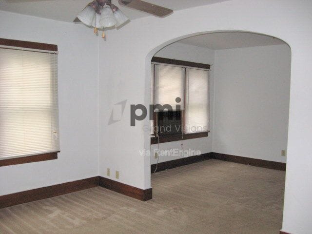 Photo - 875 W Waggoner St