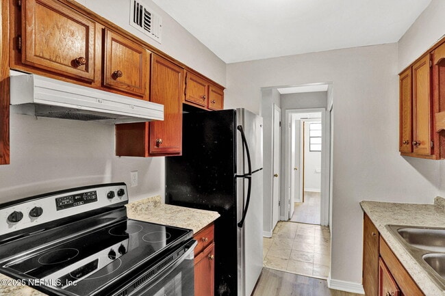 Photo - 473 Bentwood Ln Unit A