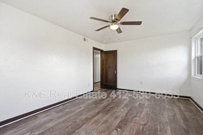 Photo - 144-144 W 9th Ave Unit 2