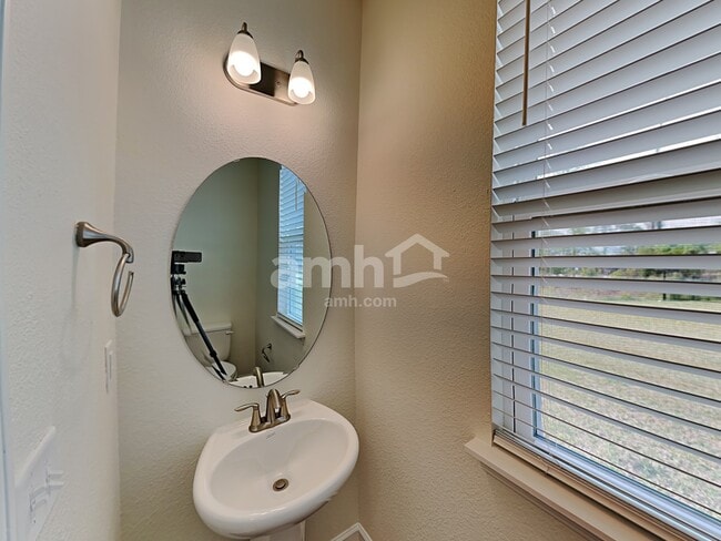 Photo - 8673 Highfield Ave