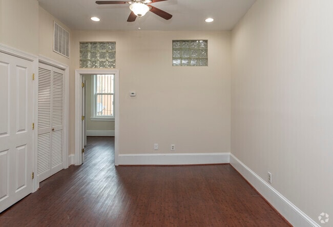 2HAB, 1BA - 1,000 ft² - 1709 Saint Paul