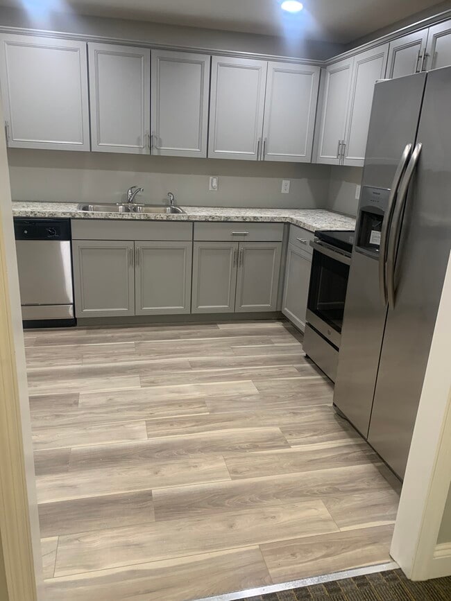 Kitchen - 2727 N 5th Street Hwy Unit Suite 3