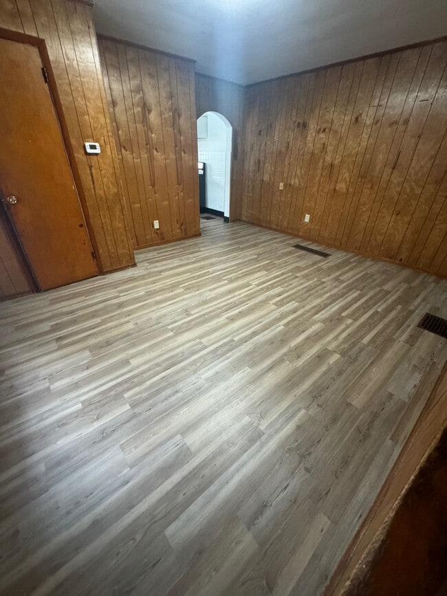 Photo - 142 Watkins Ave