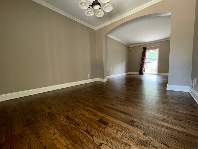 Photo - 956 Seville Dr