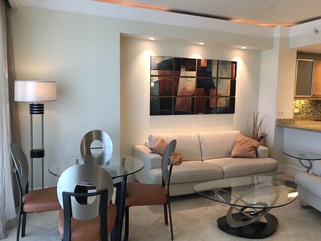 Photo - Turnberry Towers East-Phenomenal Upscale 1 Bdrm/1.5 Bath Condo on 17th Floor!