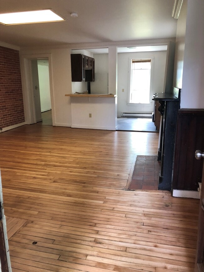 Building Photo - 15 LLC-10 Macomb Unit 2