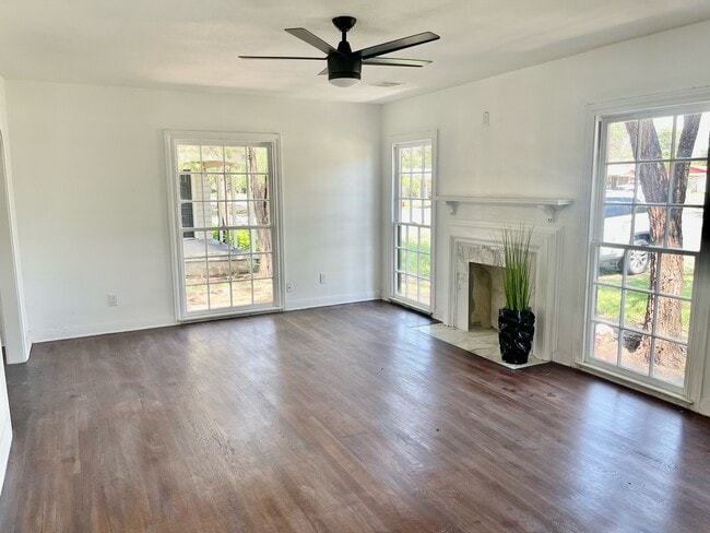 Photo - 2221 21st St