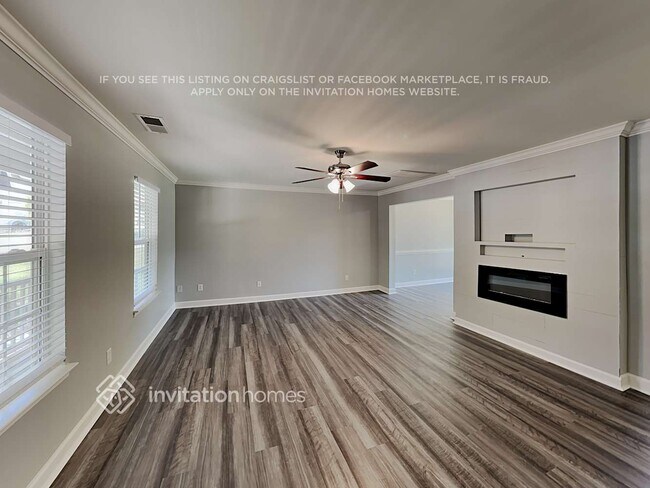 Photo - 410 Queens Dr SW