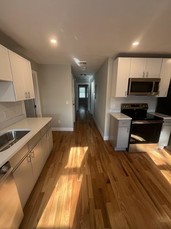 Photo - 33 Richards St