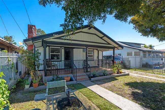 Photo - 3055 NW 23rd Ave