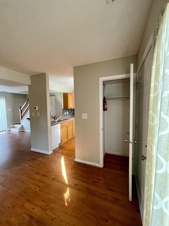 Photo - 1416 Tenbury Dr