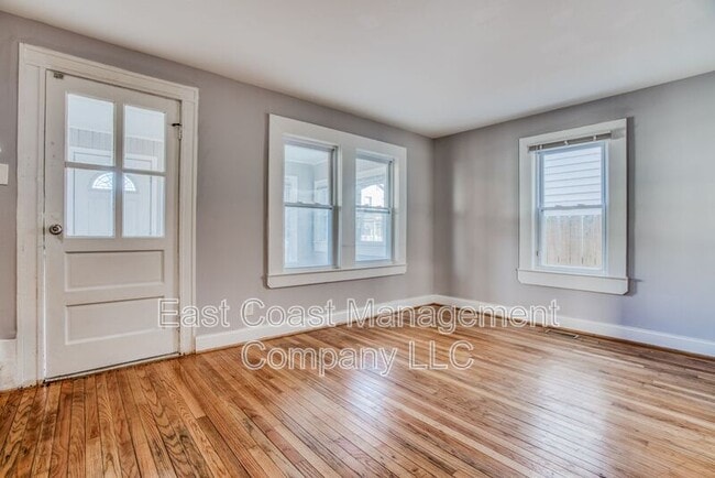 Photo - 214 Center St