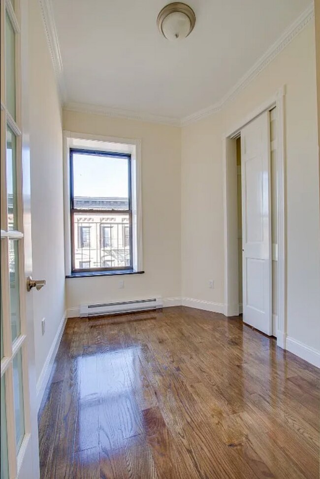 Photo - West 103rd Street Unidad 5A