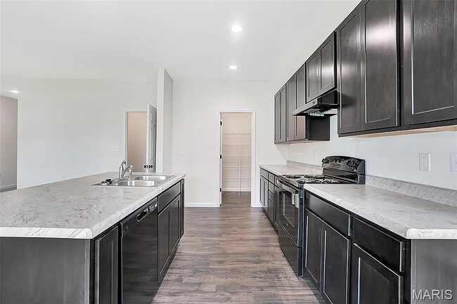 Photo - 810 Colony Rdg Ct