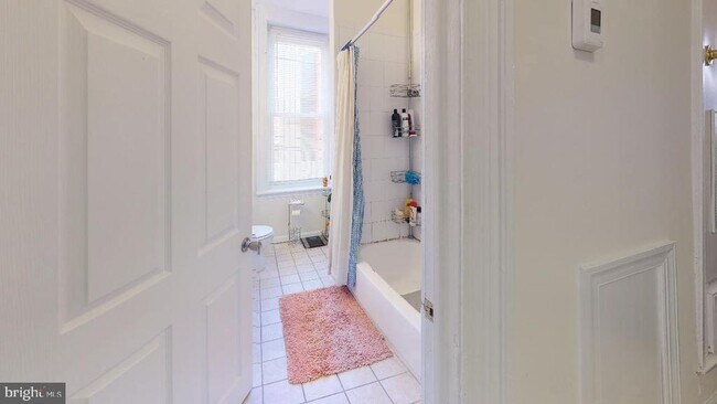 Photo - 1617 W Oxford St Unidad 2