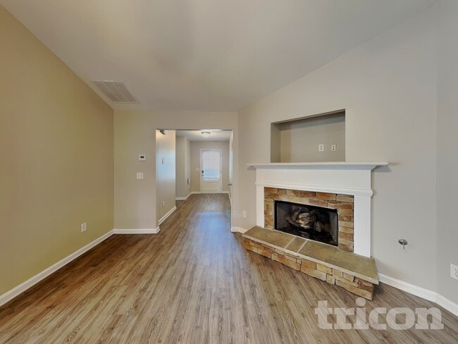 Photo - 640 Fairgreen Trail