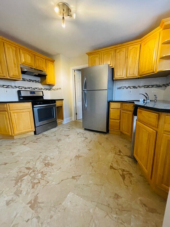 Photo - 180 Highland Ave