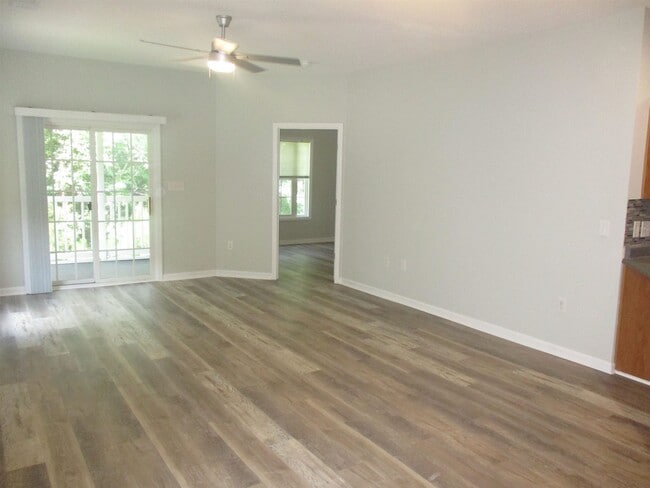 Photo - 100 Lazy Willow Ln