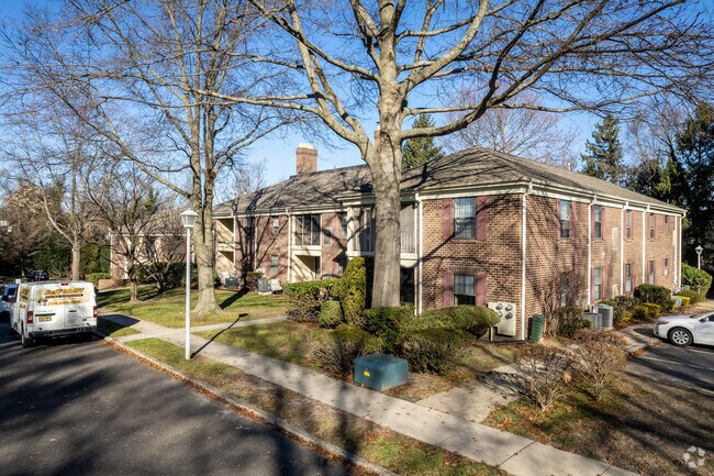 Photo - Weybridge Condominiums