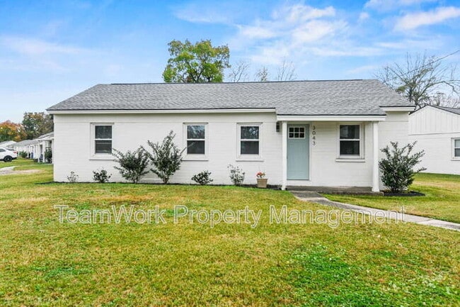 Building Photo - 3043 Terry Dr