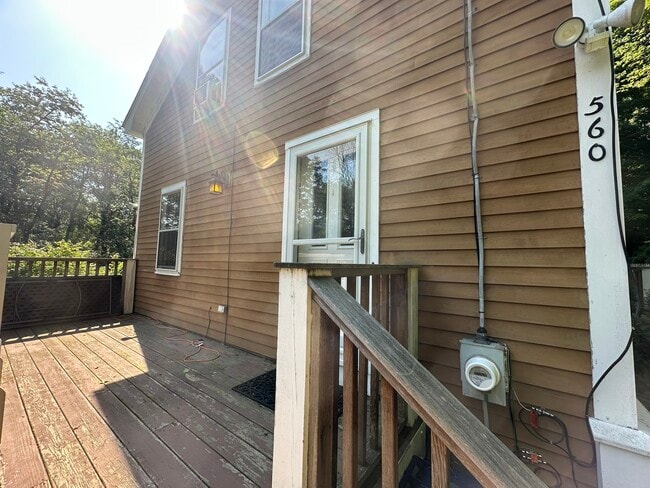 Photo - 560 S East St