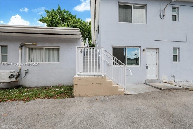 Photo - 1145 NW 3rd St Apartment Unit 7