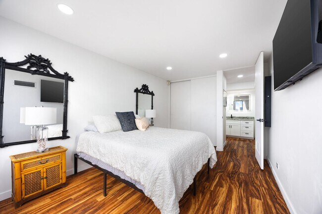 Photo - Luxury Waikiki Living with Panoramic Ocean & Sunset Views