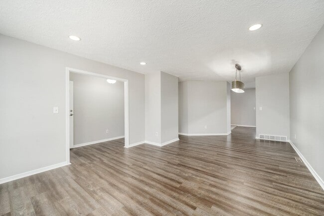 Photo - 2412 S Sheffield Cir