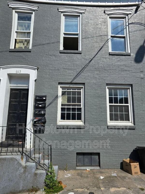 Building Photo - 663 E Market St Rental