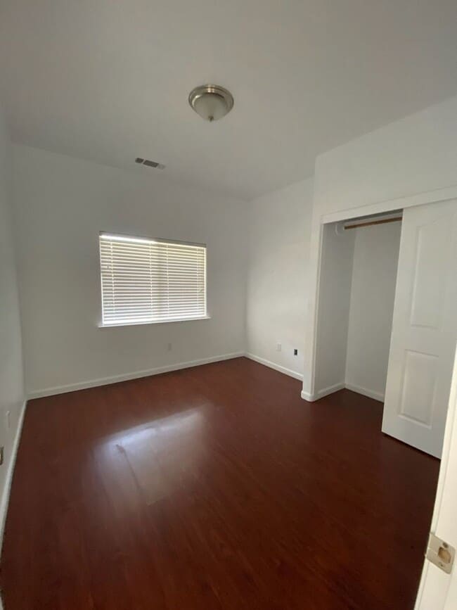 Photo - 1900 N Virginia Ave